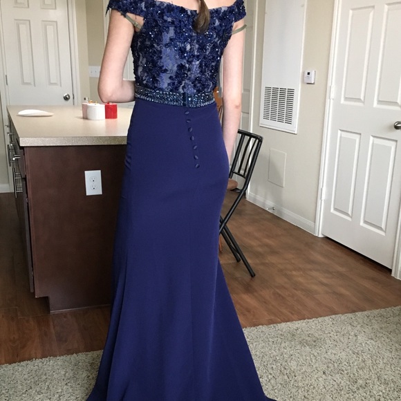 Evening dress - Picture 7 of 8